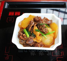 柱候酱焖牛腩萝卜