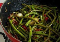 大碗鸳鸯长豆角的做法 步骤8