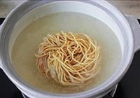 肉丝伊府面的做法 步骤7