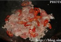 葱爆羊肉的做法 步骤3