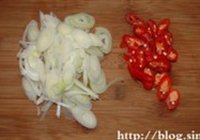 葱爆羊肉的做法 步骤1