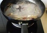 简易版卤猪蹄的做法 步骤6