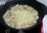 胡萝卜冬菇猪肉馅馄饨的做法 步骤10