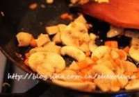 口菇炒饭的做法 步骤6
