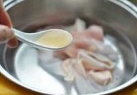 肉皮小炒的做法 步骤1
