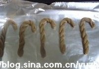 圣诞小老头儿的拐棍的做法 步骤7