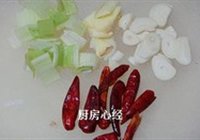 铁锅干煸白菜稍的做法 步骤3