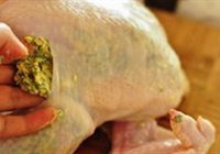 鼠尾草蒜香烤鸡的做法 步骤6