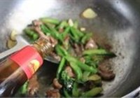 芥兰炒牛肉的做法 步骤10