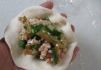 榨菜肉末发面饼的做法 步骤11