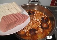 泡菜豆腐锅的做法 步骤9