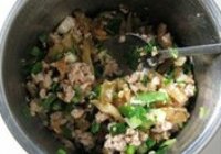 榨菜肉末发面饼的做法 步骤6