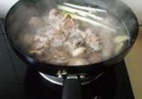 山药胡萝卜炖羊腿的做法 步骤6