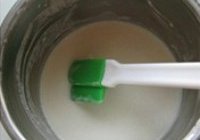 辣酱葱花蛋饼的做法 步骤3