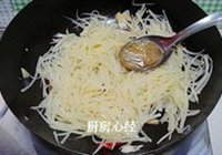 香炝土豆丝的做法 步骤12