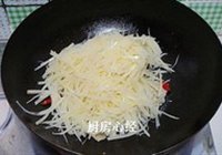 香炝土豆丝的做法 步骤11