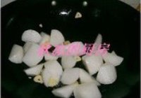 鲍汁烧白萝卜的做法 步骤3