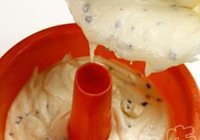 巧克力戚风的做法 步骤9