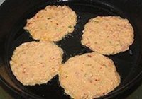 泡菜豆渣煎饼的做法 步骤11