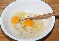 泡菜豆渣煎饼的做法 步骤2