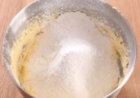 焦糖菠萝反转蛋糕的做法 步骤5