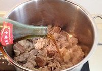 牛筋炖牛腩的做法 步骤2