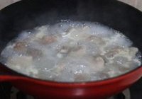 酸辣滑肉汤的做法 步骤7