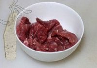 酸辣滑肉汤的做法 步骤2