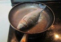 豆腐蘑菇炖鲫鱼的做法 步骤5