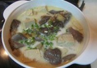 豆腐蘑菇炖鲫鱼的做法 步骤12