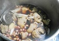 山药花生焖猪蹄的做法 步骤6