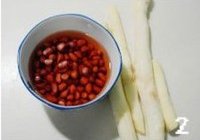 山药花生焖猪蹄的做法 步骤2