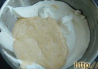 香蕉戚风的做法 步骤11