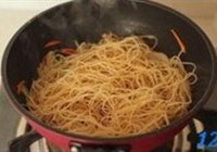 三丝辣炒米粉的做法 步骤12