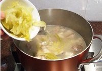 咸菜鳗鱼汤的做法 步骤7