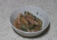 煎培根鸡胸肉的做法 步骤2