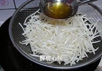 生炒青白蛇的做法 步骤4