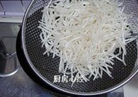 生炒青白蛇的做法 步骤5