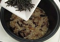油葱香菇饭的做法 步骤7