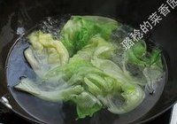 蚝油生菜的做法 步骤3