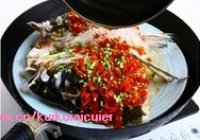 剁椒鱼头的做法 步骤6