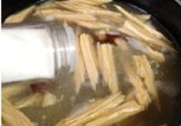 栗子白菜鸭架汤的做法 步骤11
