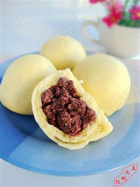 玉米面红豆包