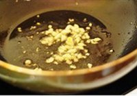 豆豉鲮鱼油麦菜的做法 步骤4