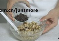 坚果巧克力能量块的做法 步骤4