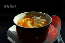 南北杏银耳雪梨羹