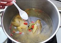 枣杞乳鸽汤的做法 步骤9