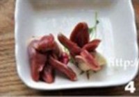 火爆鸡心的做法 步骤3