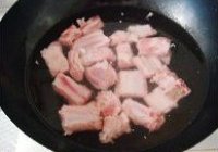 土豆炖排骨的做法 步骤3