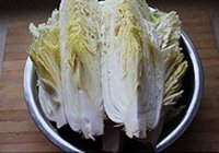 自制爽口辣白菜的做法 步骤1